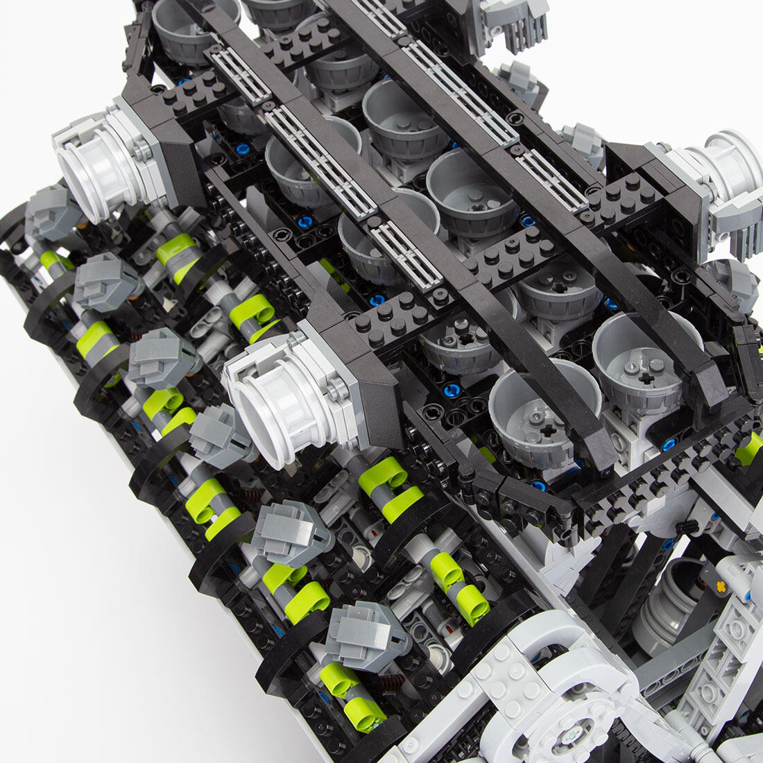 6.5L Quad Cam 60° V12 Cylinder Mid-Speed Engine Small Particle Building Blocks Set (3679PCS) enginediyshop