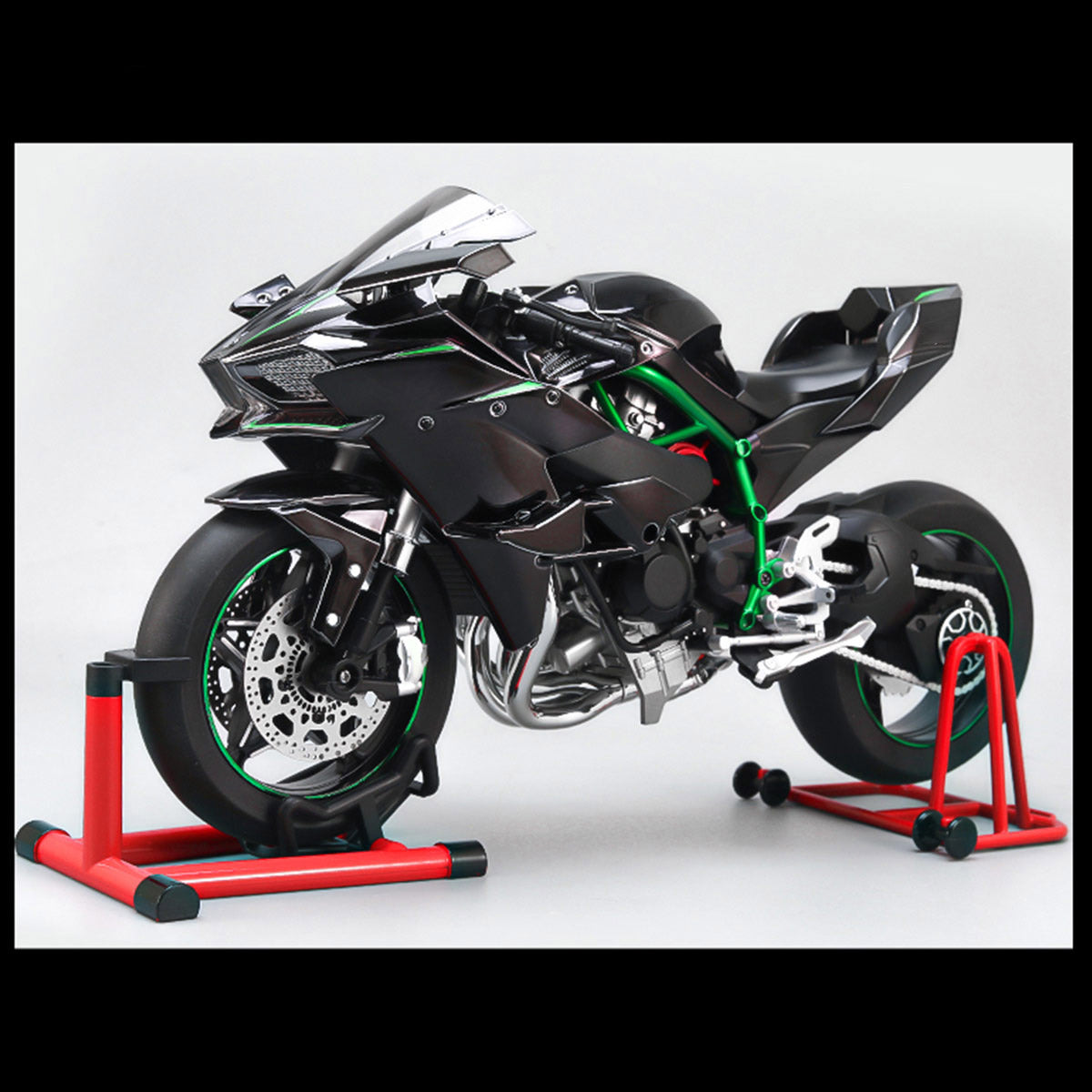 1/6 Scale Alloy Dynamic Motorcycle Model - Simulation Bike with Ignition System & Smoke Spray (Carbon Fiber Style) enginediyshop
