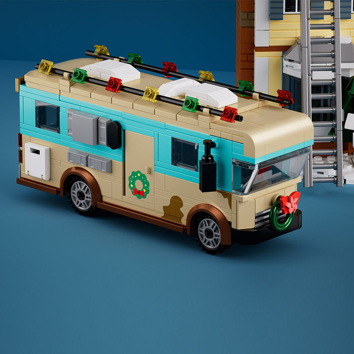 Christmas Holiday Home Building Blocks Set (1958PCS）– Snowy Winter House with Lights, Buses & Sleds enginediyshop