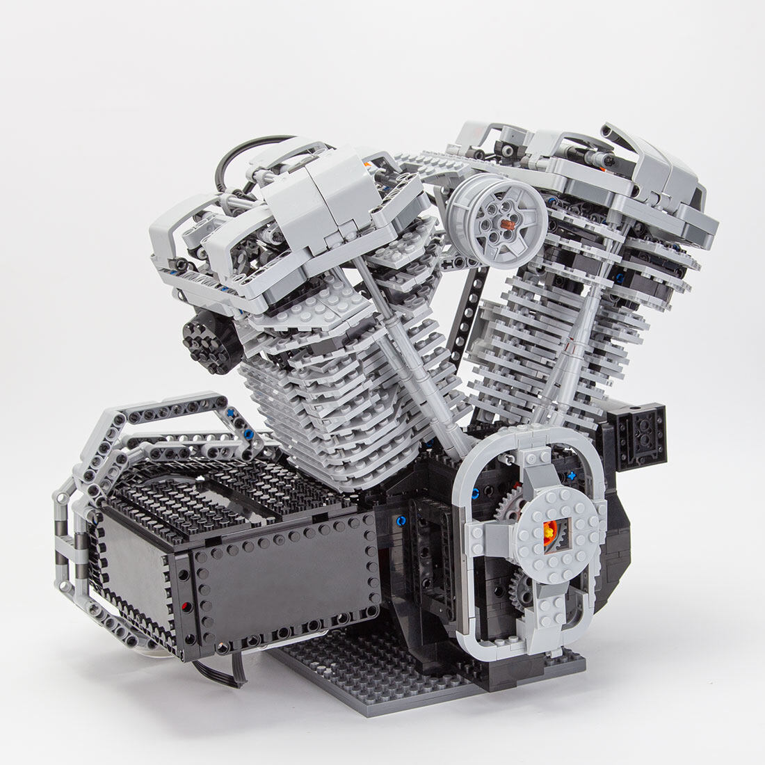 Milwaukee-Eight V-Twin OHV 8-Valve Four-Stroke Harley-Davidson MOC Mot ...