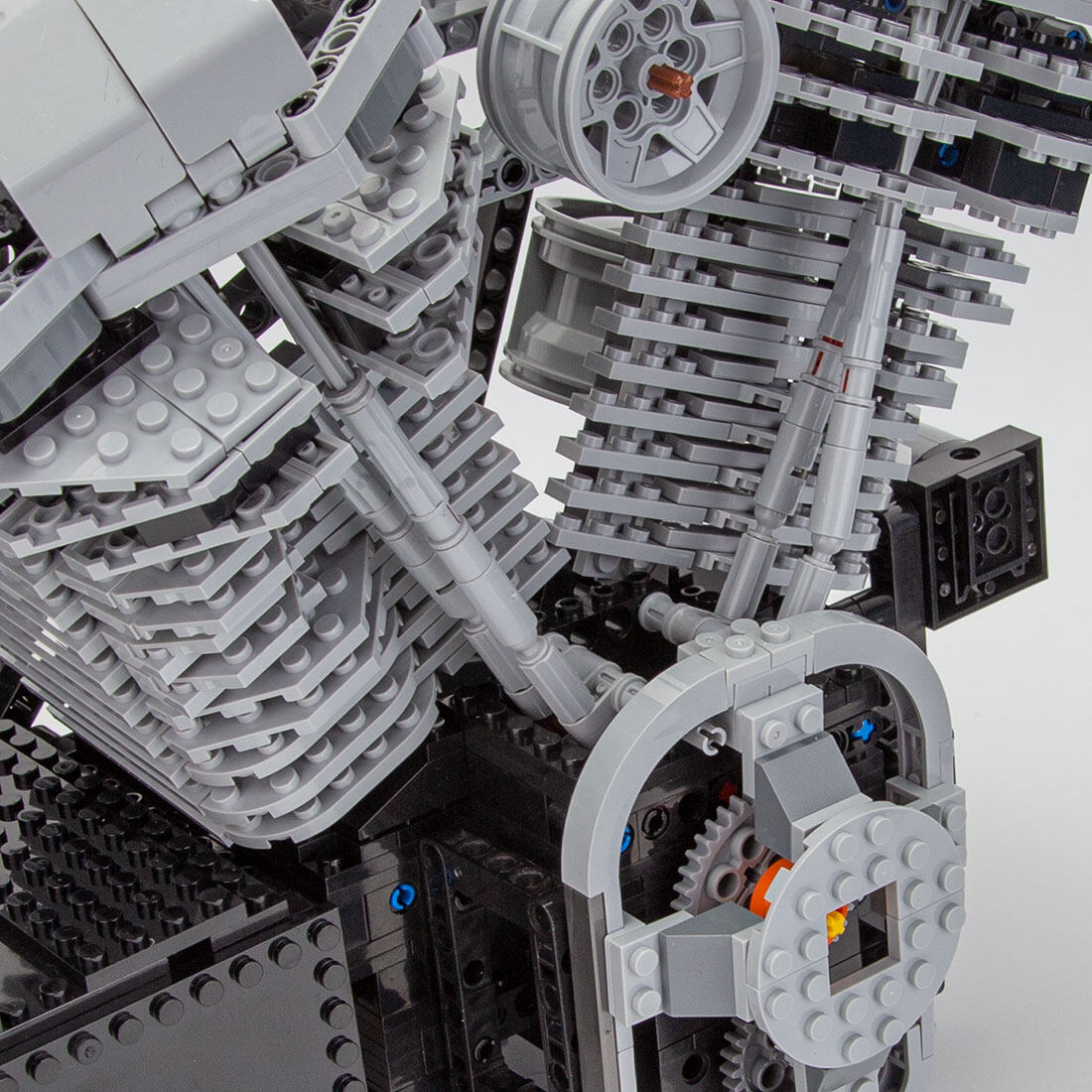 Milwaukee-Eight V-Twin OHV 8-Valve Four-Stroke Harley-Davidson MOC Mot ...