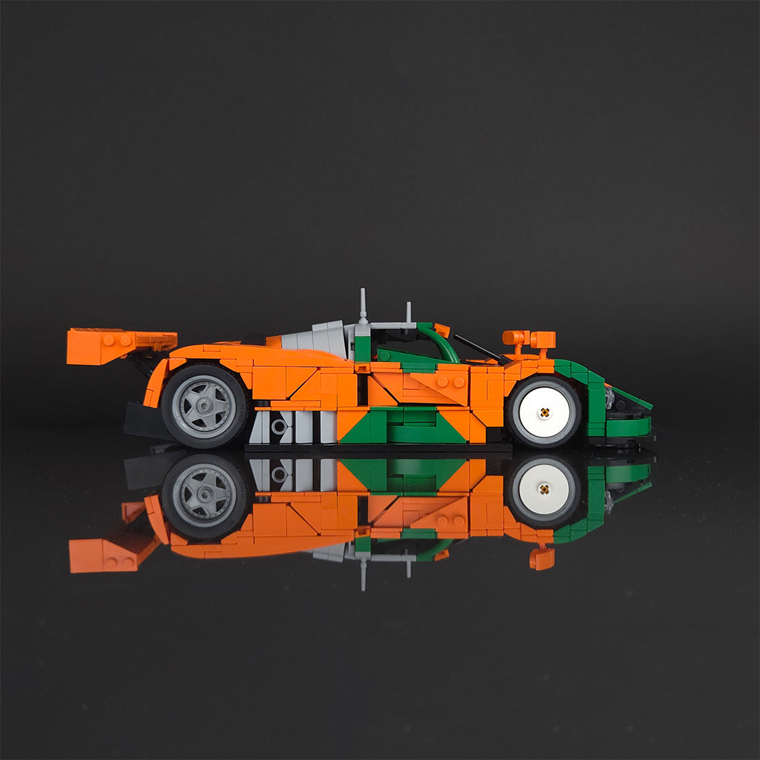 Japanese Winning Racecar Building Blocks Set – Modular Sports Car Model with Removable Engine & Opening Doors（1470PCS)） enginediyshop